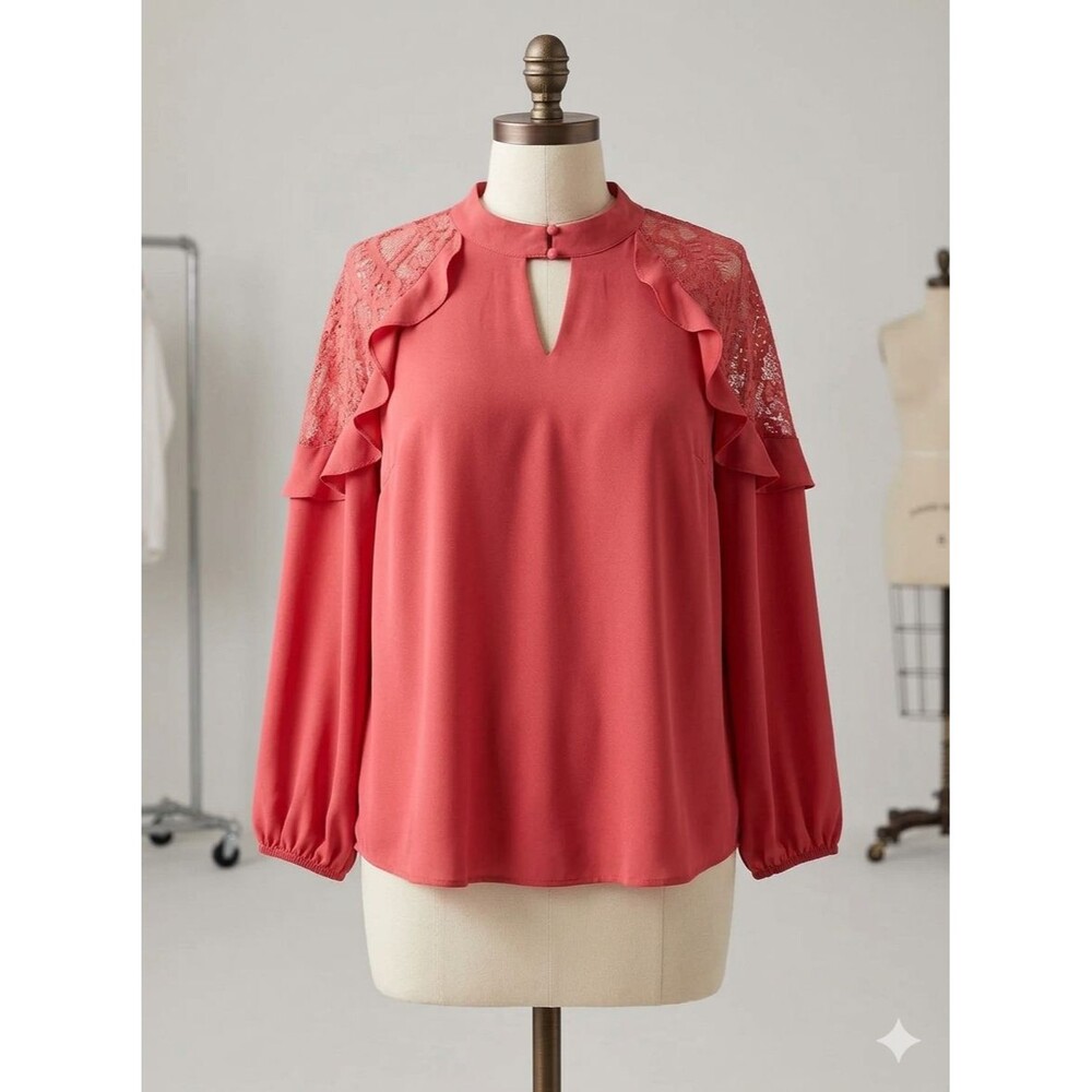 NWT Torrid Georgette Crochet Inset Top in Holly Berry Size 1X or 14/16 Plus
